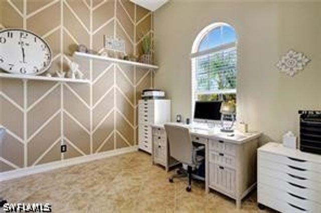 7636 Sussex CT, Naples, FL 34113