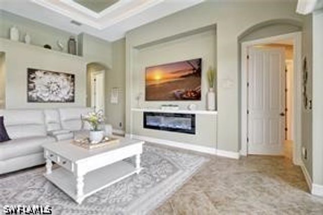 7636 Sussex CT, Naples, FL 34113