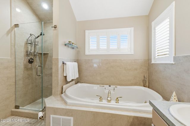 453 Harnell Avenue, Oakhurst, NJ 07755