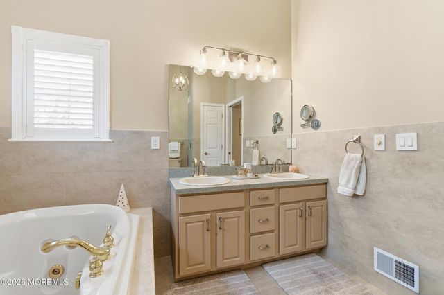 453 Harnell Avenue, Oakhurst, NJ 07755