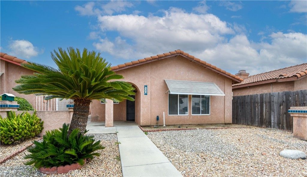 Image 2 of property listing at 465 Camino Grande, San Jacinto, CA 92582