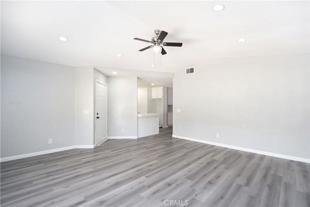 Image 6 of property listing at 465 Camino Grande, San Jacinto, CA 92582