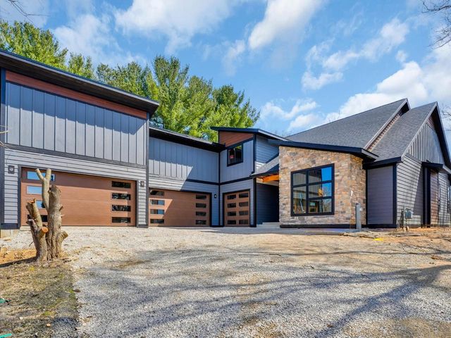 W5303 Briarwood ROAD, Elkhorn, WI 53121