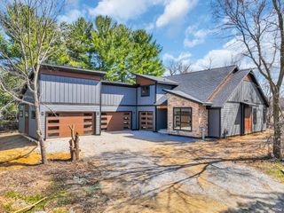 W5303 Briarwood ROAD, Elkhorn, WI 53121