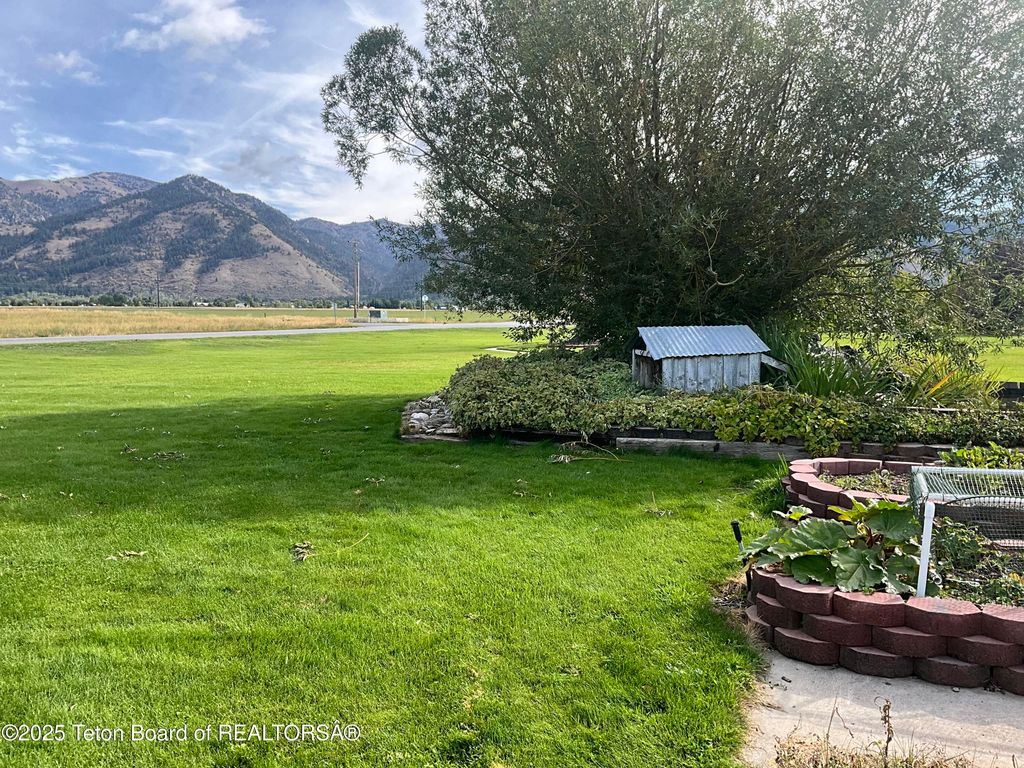 MUDDY STRING Road, Thayne, WY 83127 photo 10