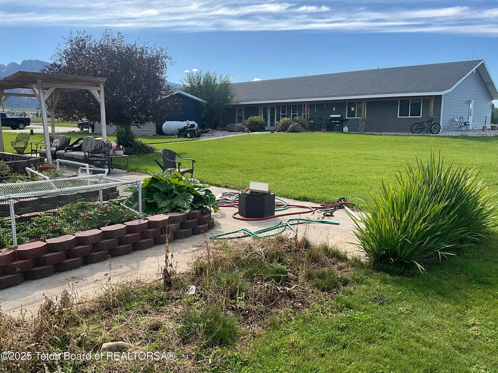 MUDDY STRING Road, Thayne, WY 83127 photo 11