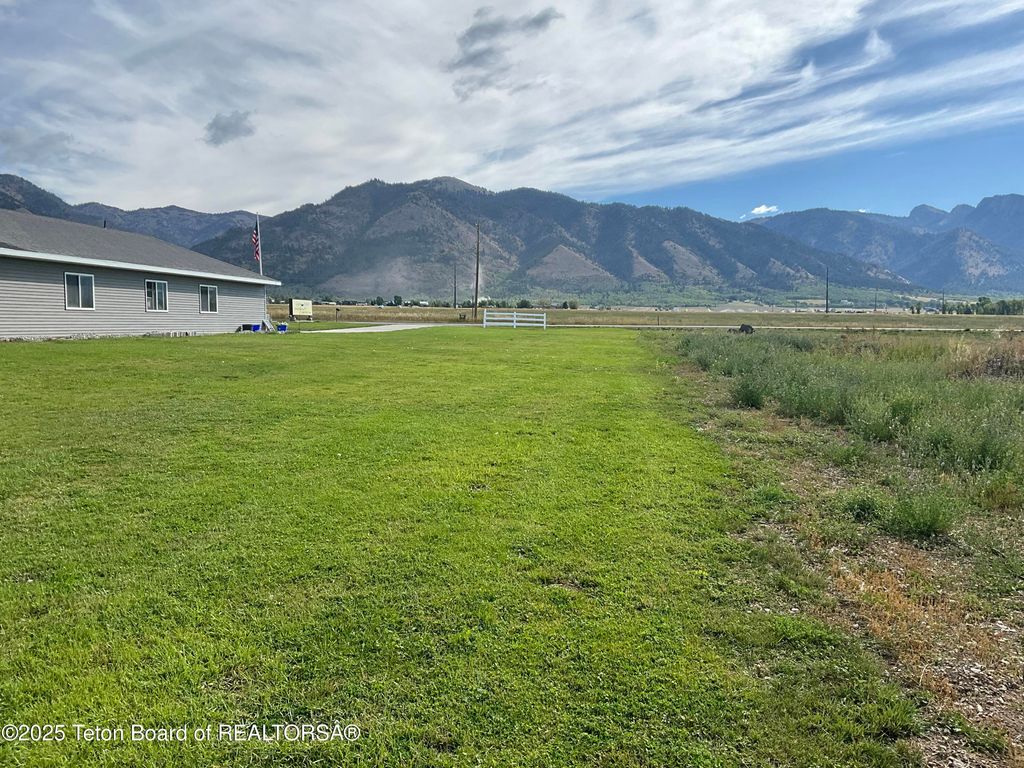 MUDDY STRING Road, Thayne, WY 83127 photo 16