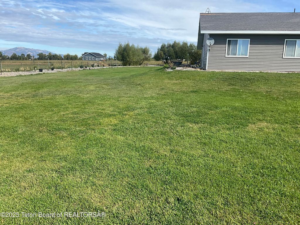 MUDDY STRING Road, Thayne, WY 83127 photo 17