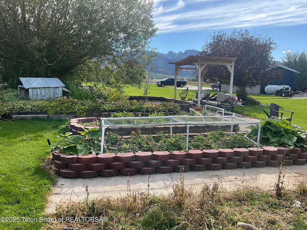 MUDDY STRING Road, Thayne, WY 83127 photo 9