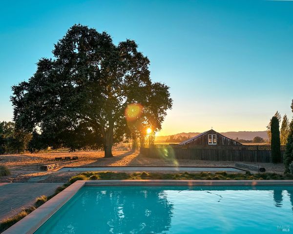 21831 Schellville Rd, Sonoma, CA 95476