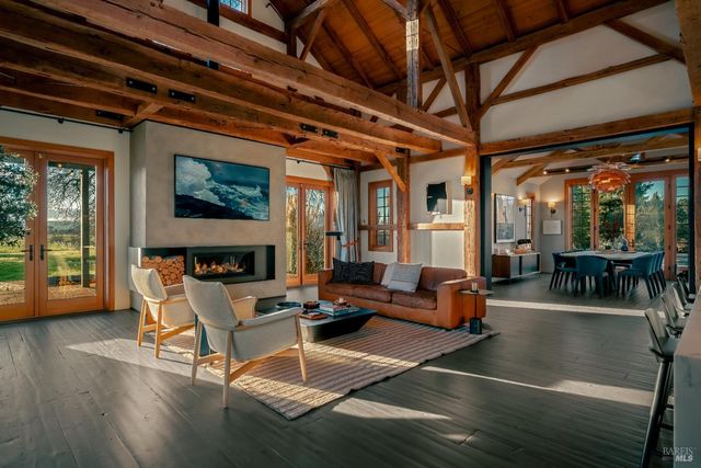 21831 Schellville Rd, Sonoma, CA 95476