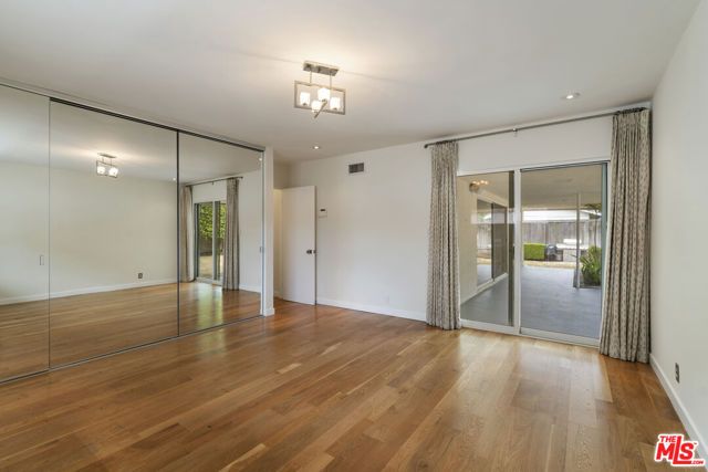 6225 S Corning Avenue, Los Angeles, CA 90056