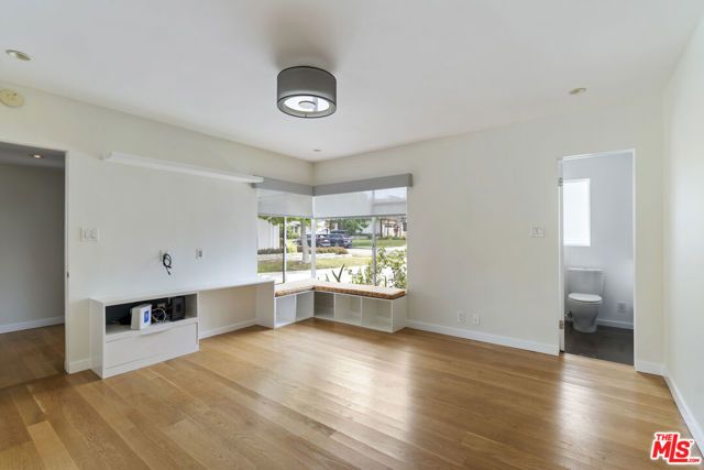6225 S Corning Avenue, Los Angeles, CA 90056