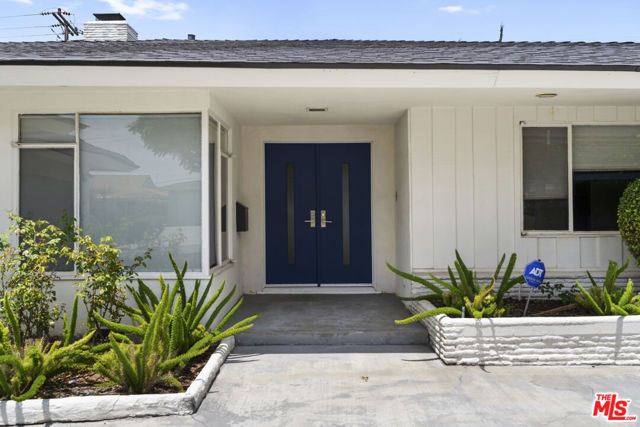 6225 S Corning Avenue, Los Angeles, CA 90056
