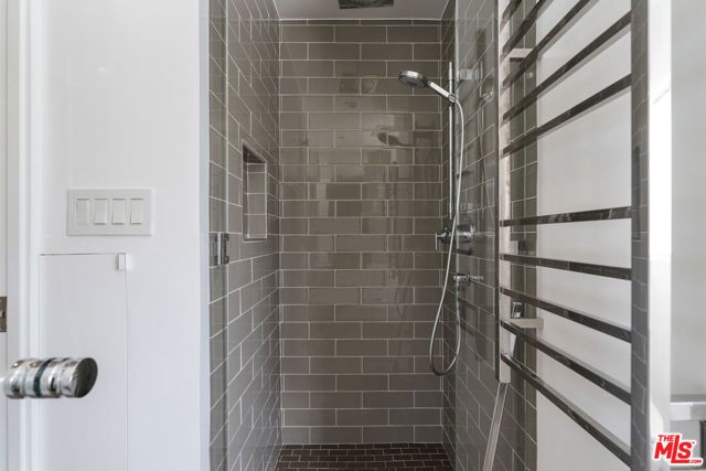 6225 S Corning Avenue, Los Angeles, CA 90056