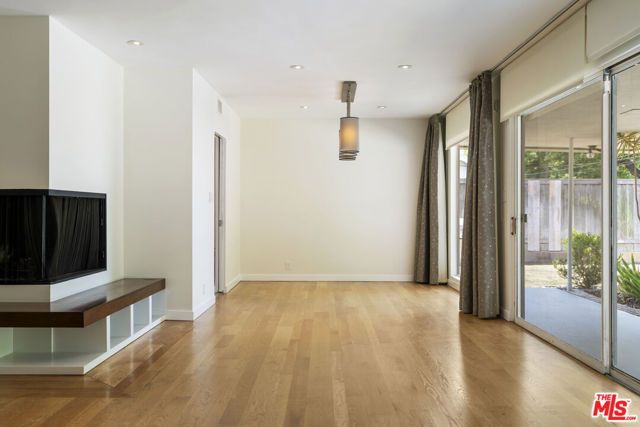 6225 S Corning Avenue, Los Angeles, CA 90056