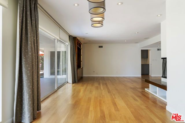 6225 S Corning Avenue, Los Angeles, CA 90056