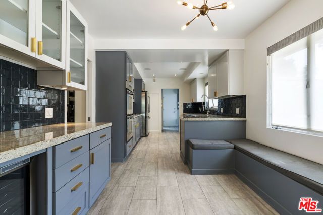 6225 S Corning Avenue, Los Angeles, CA 90056