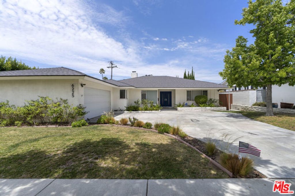 6225 S Corning Avenue, Los Angeles, CA 90056