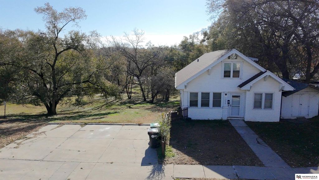 1805 M Street, Omaha, NE 68107