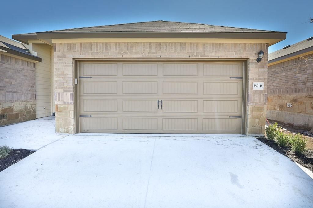 189 Joanne LOOP B, Buda, TX 78610