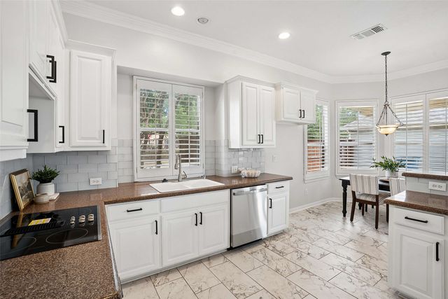 711 George Street, Lantana, TX 76226
