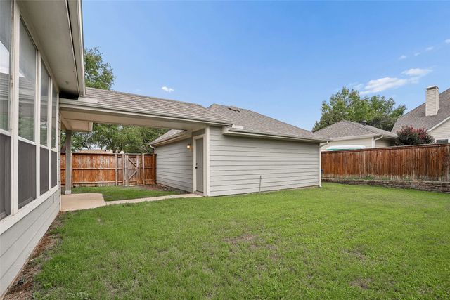 711 George Street, Lantana, TX 76226