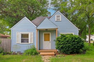121 Beachview Drive, Round Lake Beach, IL 60073