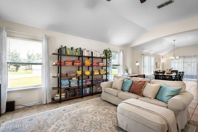 15606 CHIR PINE Drive, Jacksonville, FL 32218