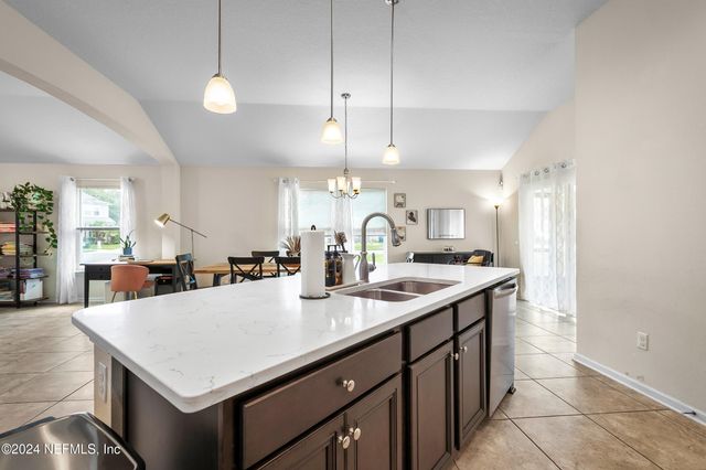 15606 CHIR PINE Drive, Jacksonville, FL 32218