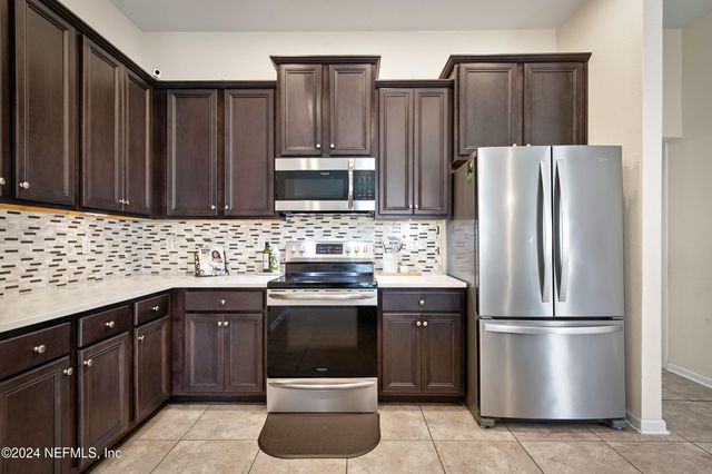 15606 CHIR PINE Drive, Jacksonville, FL 32218