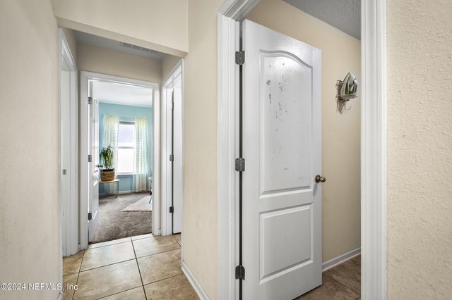 15606 CHIR PINE Drive, Jacksonville, FL 32218