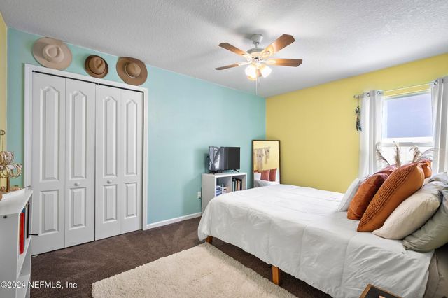 15606 CHIR PINE Drive, Jacksonville, FL 32218