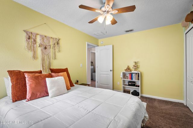 15606 CHIR PINE Drive, Jacksonville, FL 32218