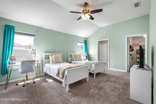 15606 CHIR PINE Drive, Jacksonville, FL 32218