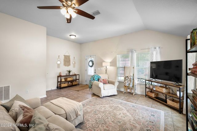 15606 CHIR PINE Drive, Jacksonville, FL 32218