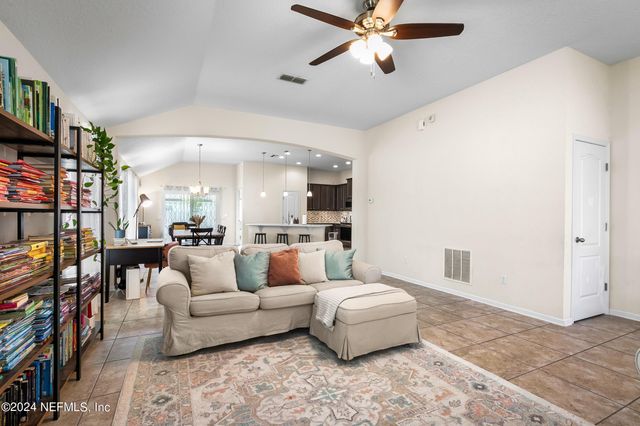 15606 CHIR PINE Drive, Jacksonville, FL 32218