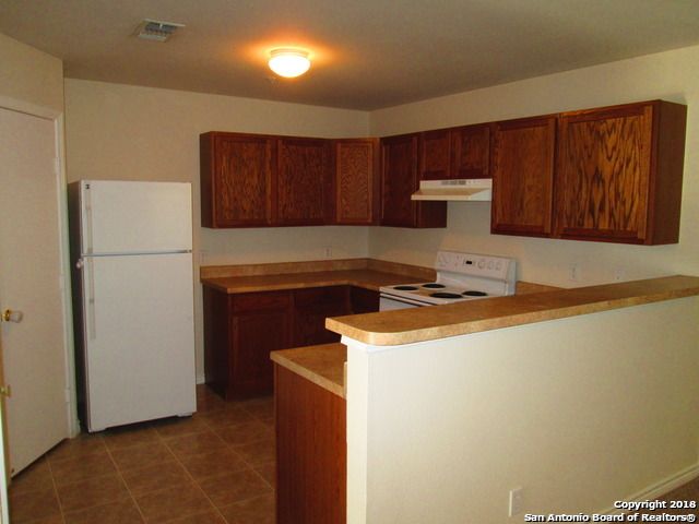 10003 Vasso Vw Apt 4, Converse, TX 78109