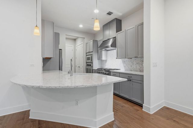 8200 Southwest PKWY 302, Austin, TX 78735