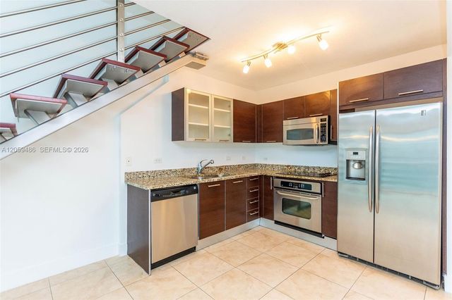 41 SE 5th Street 1914, Miami, FL 33131