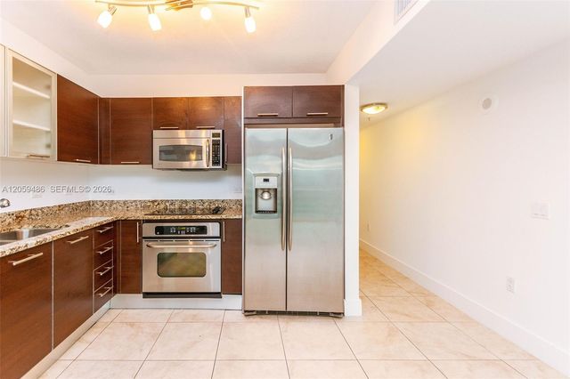 41 SE 5th Street 1914, Miami, FL 33131
