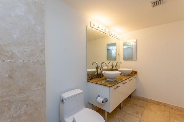 41 SE 5th Street 1914, Miami, FL 33131