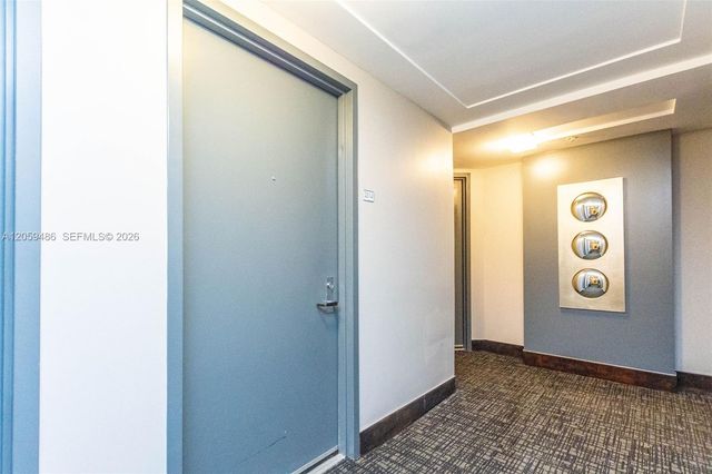 41 SE 5th Street 1914, Miami, FL 33131