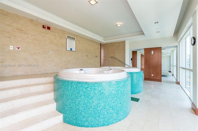 41 SE 5th Street 1914, Miami, FL 33131