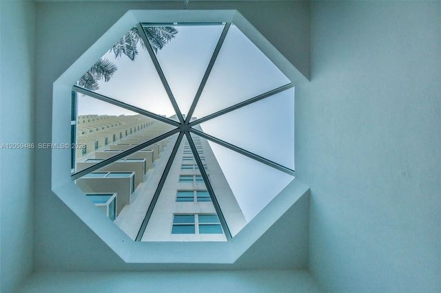 41 SE 5th Street 1914, Miami, FL 33131