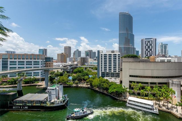41 SE 5th Street 1914, Miami, FL 33131