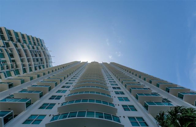 41 SE 5th Street 1914, Miami, FL 33131