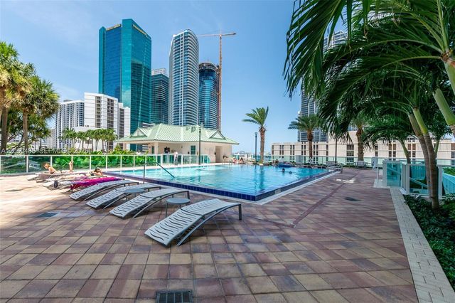 41 SE 5th Street 1914, Miami, FL 33131