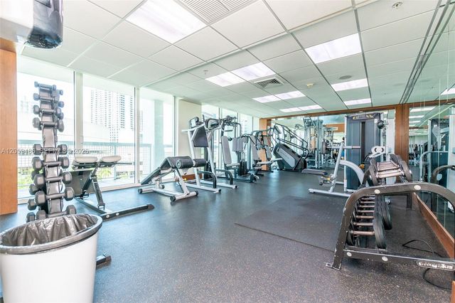 41 SE 5th Street 1914, Miami, FL 33131