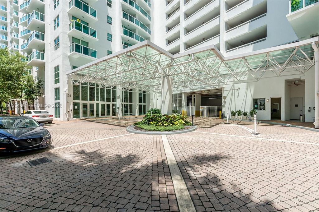 41 SE 5th Street 1914, Miami, FL 33131